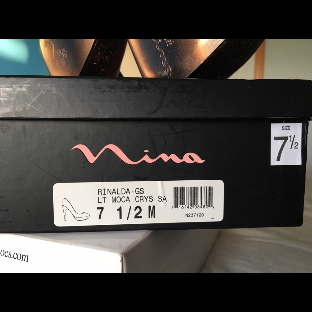 *NEW* Nina Rinalda Pumps - Picture 6 of 7