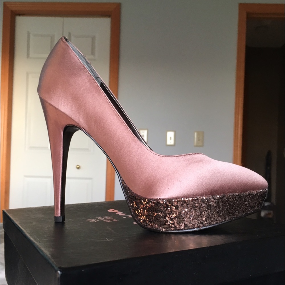 *NEW* Nina Rinalda Pumps