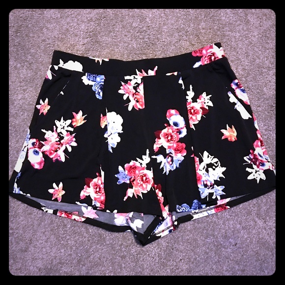 Express Pants - Express Shorts
