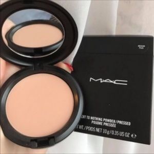 MAC NEXT TO NOTHING powder ( MEDIUM)
