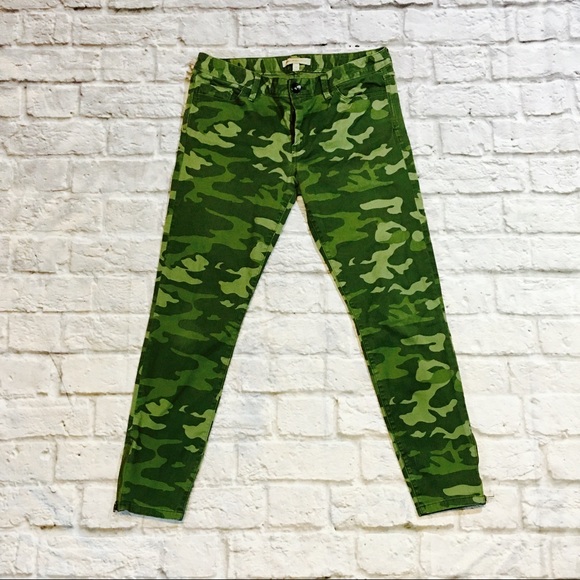 Banana Republic Pants - Banana Republic Heritage camouflage twill pants