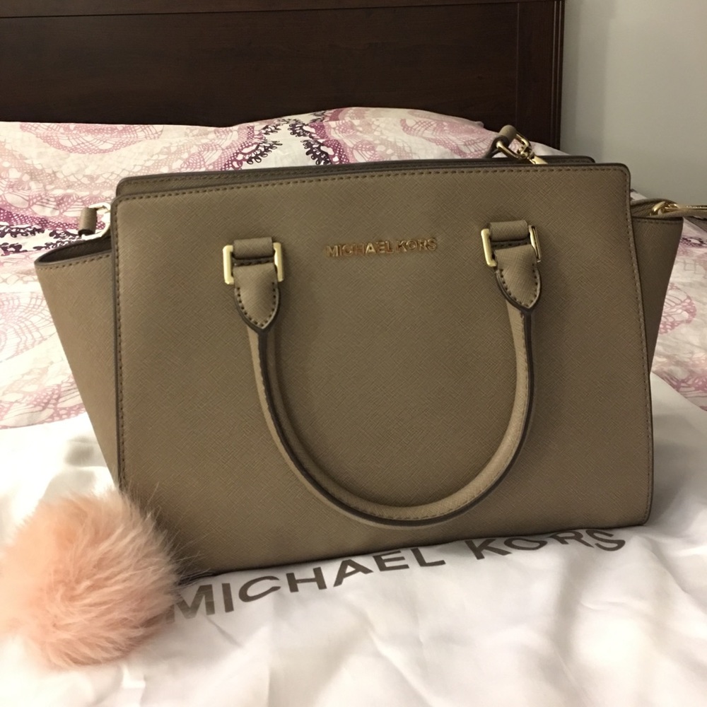 Michael Kors Medium Selma Bag Dark Dune