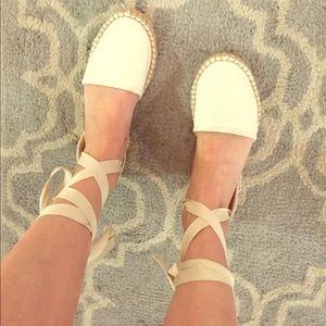 NWOT ivory canvas lace up espadrilles