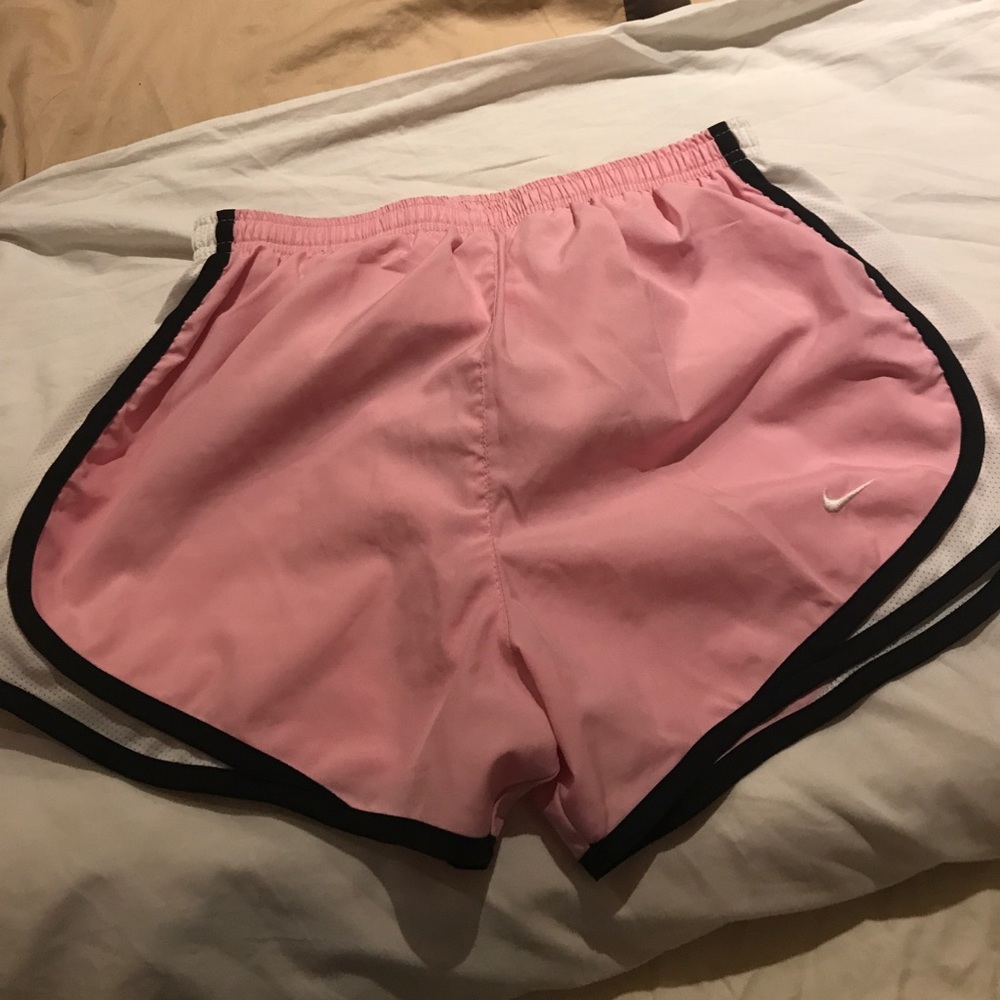 Nike tempo shorts women's size small