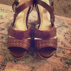 Guess wedges