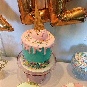 Meet your Posher, Casey