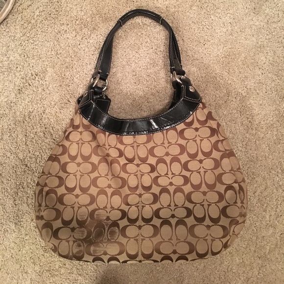 Large coach purse, tote style, 3 large compartment - Picture 2 of 4