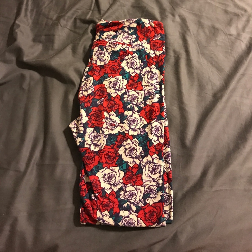 RARE LuLaRoe Rose Leggings One Size