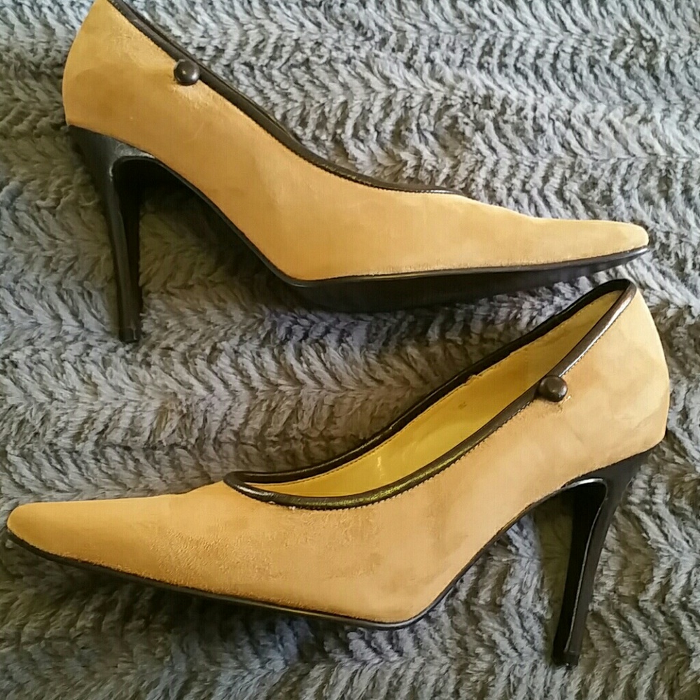 Heels - Picture 2 of 3