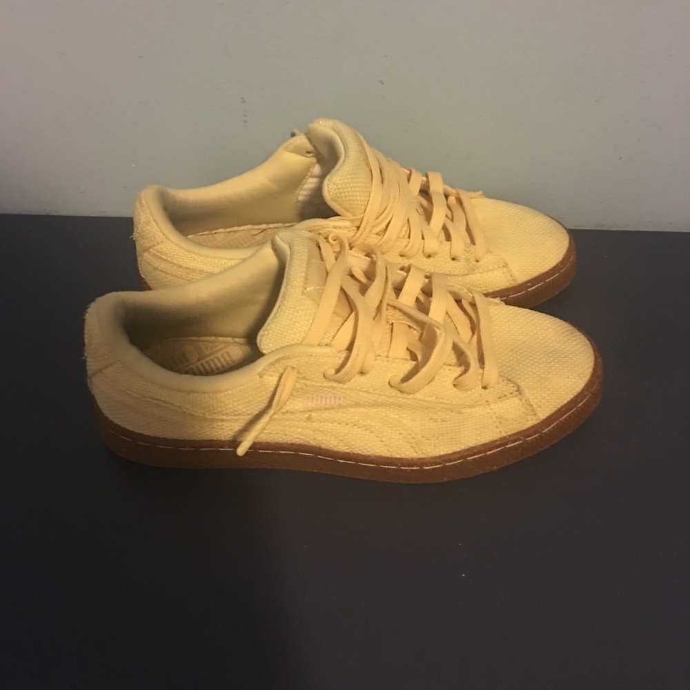 Yellow puma baskets