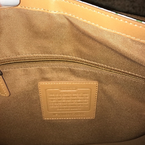 Coach Messenger Shoulder Strap Bag. Multi color - Picture 2 of 6