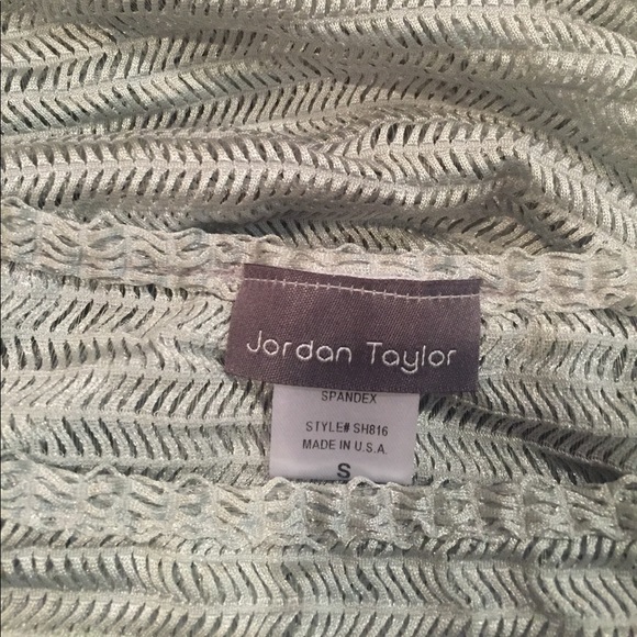 Jordan Taylor beach cover up - Picture 3 of 3