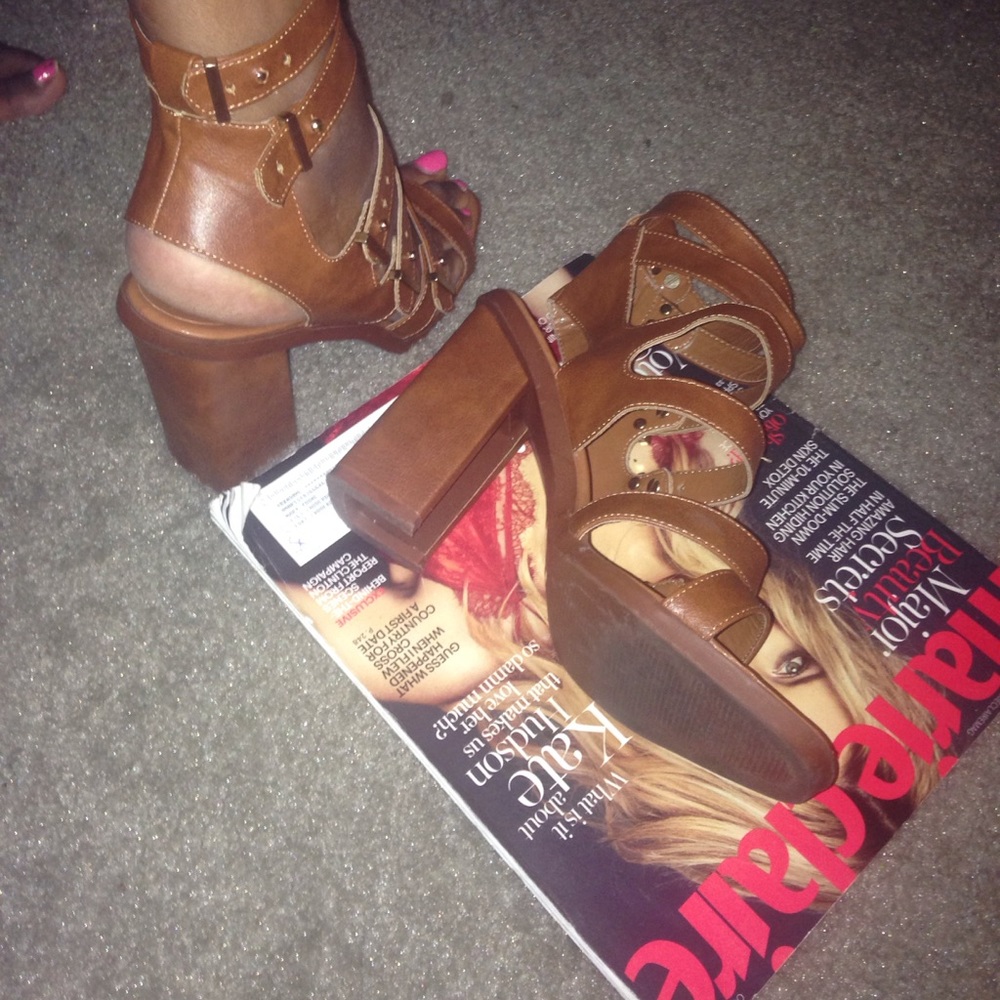 Tan Clogs - Picture 2 of 3