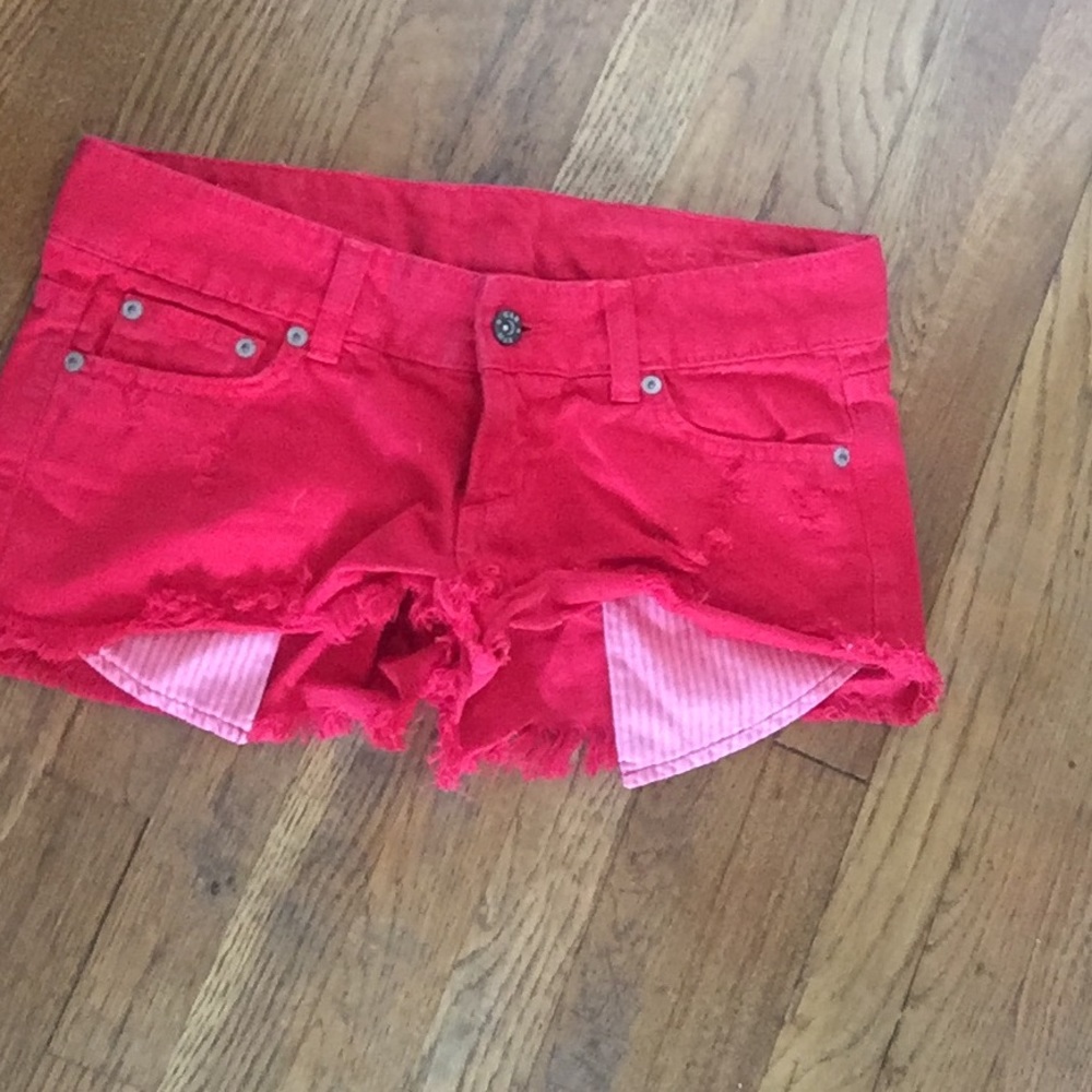 Red Carmar shorts with patterned pockets