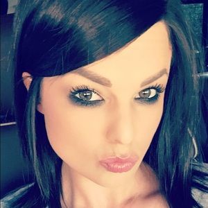 Meet your Posher, Lacey