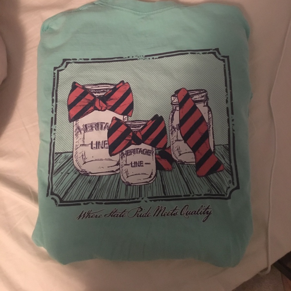 Size medium volunteer traditions shirt