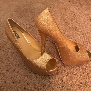 Gold sequin pump