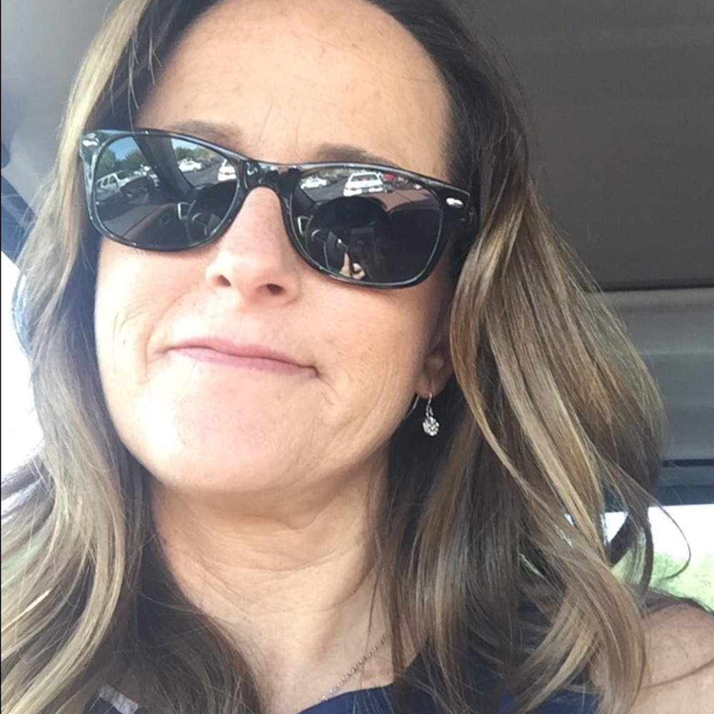 Meet your Posher, Angela