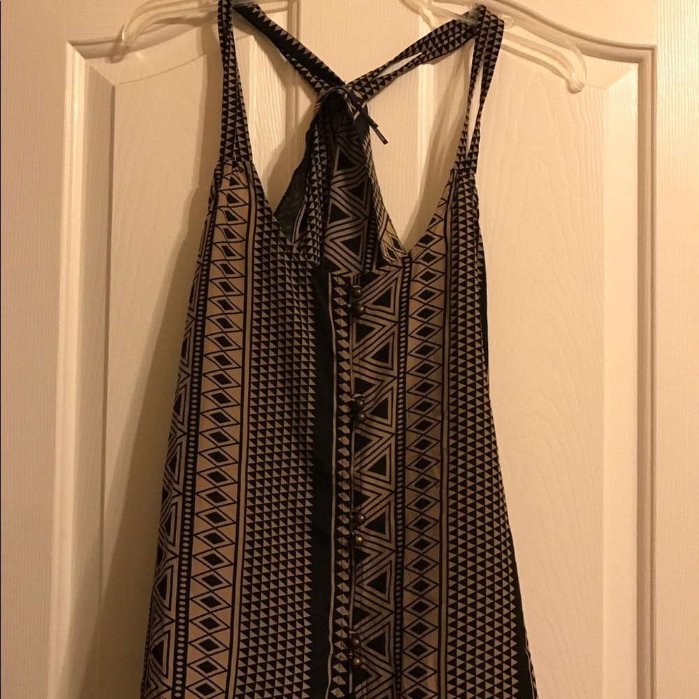 Razor back tank