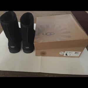 Ugg Classic Short