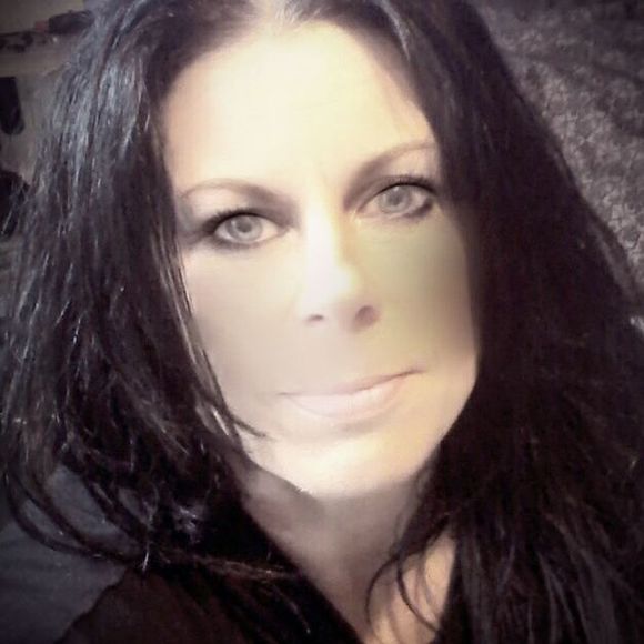 Meet your Posher, Kristine - Picture 1 of 1