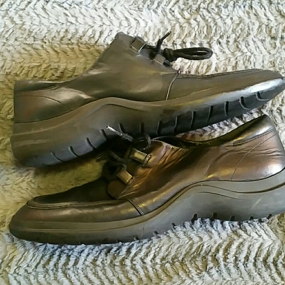 Shoes - Picture 3 of 3