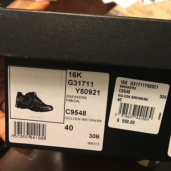 Exclusive gold Chanel runners - Picture 6 of 6