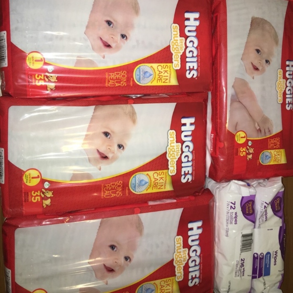 2 diaper packets with free wipe