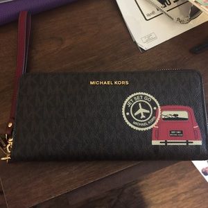 Michael Kors Jet Set Travel Continental Wallet