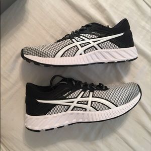 FuzeX Lyte 2 white/black/silver 8 1/2 Women's