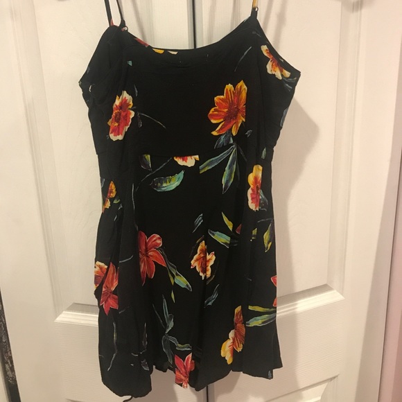 Romper - Picture 2 of 3