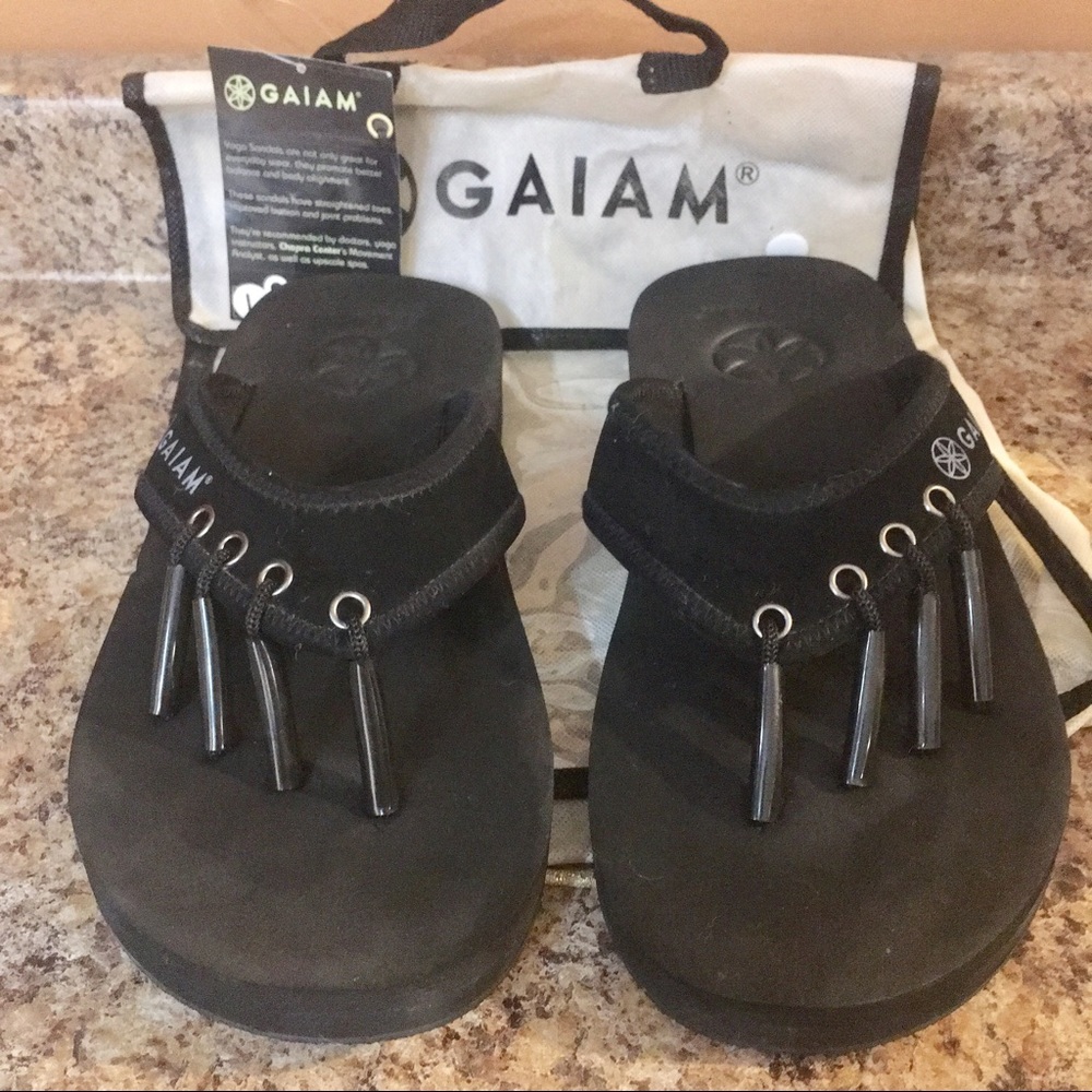 Gaiam  yoga 5 toe yoga or beach flip flops