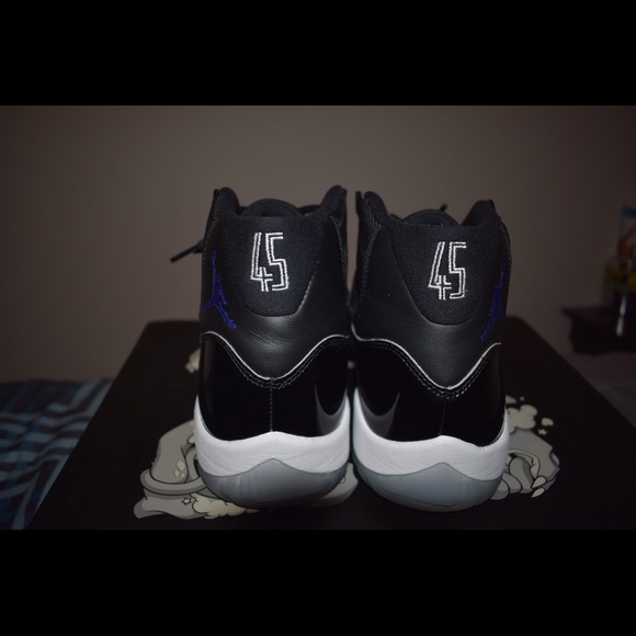 Space jam 11s sz 11 main image 4