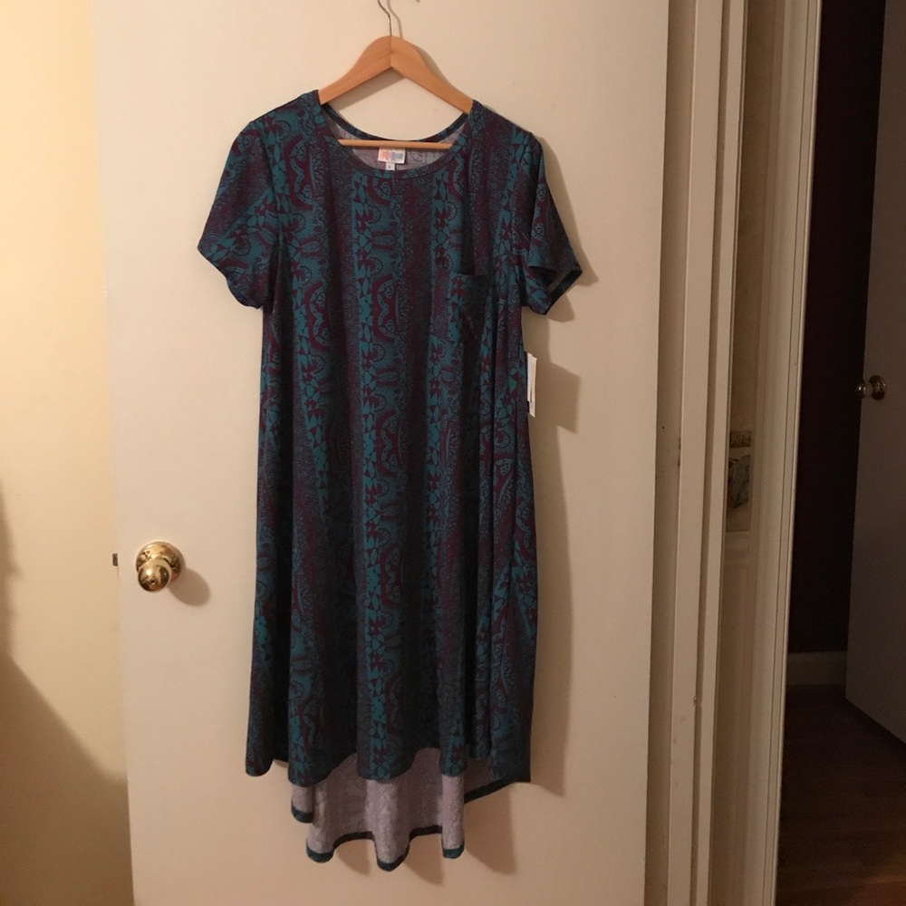 New, never worn Lularoe Large Carly
