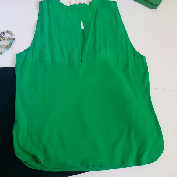 Final Price Drop Two by Vince Camuto Green Tank - Picture 3 of 3