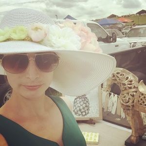 Meet your Posher, Alexandra