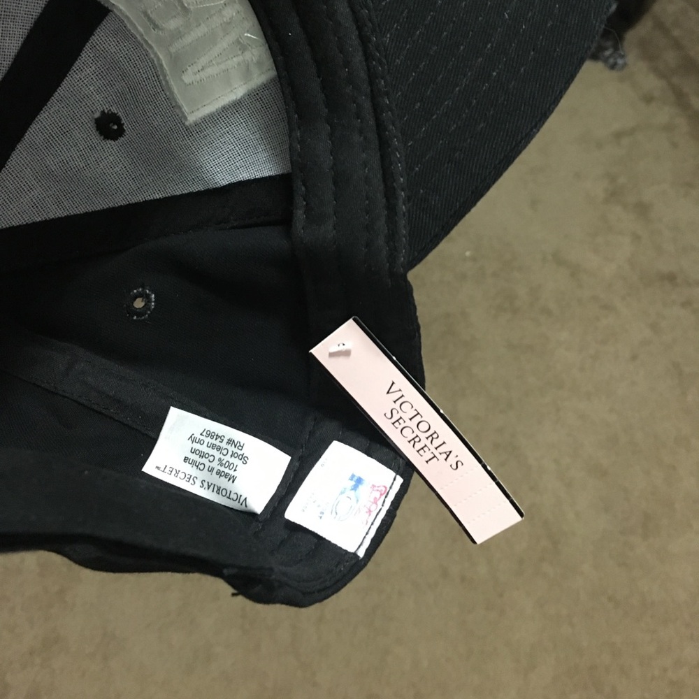 Hat - Picture 2 of 4