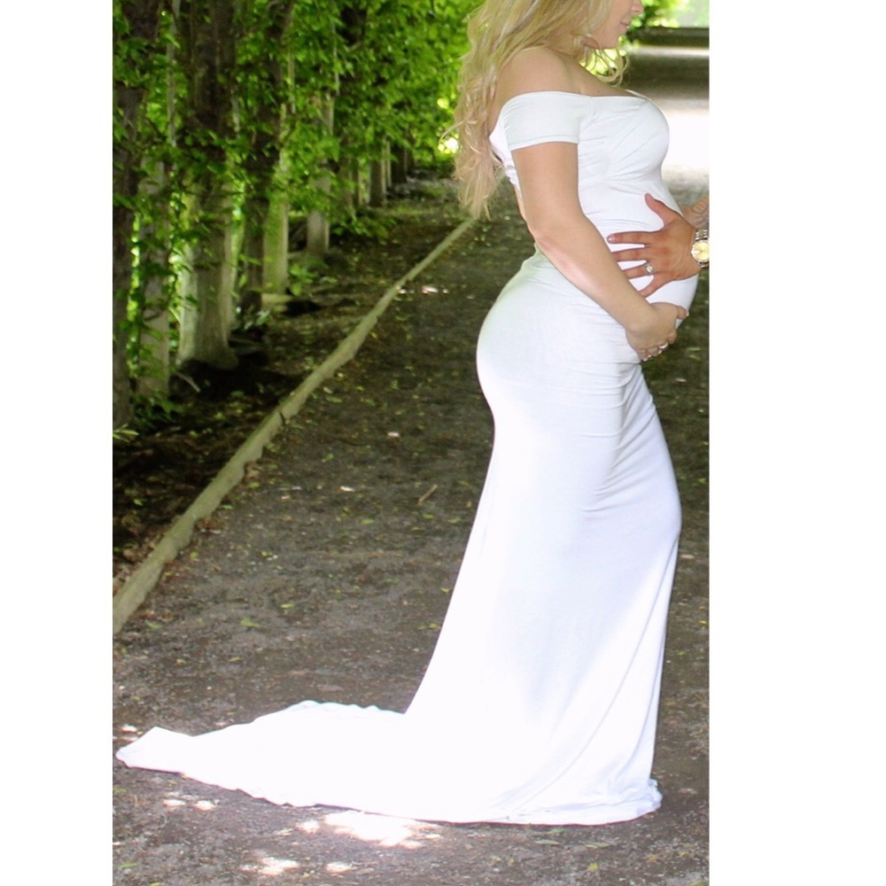 Maternity dress/gown -photoshoot or baby shower