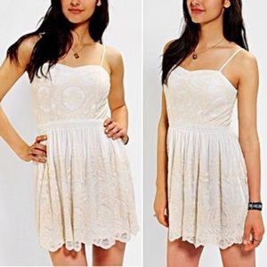 White Pins and Needles Crochet Laceup Bodice Dress