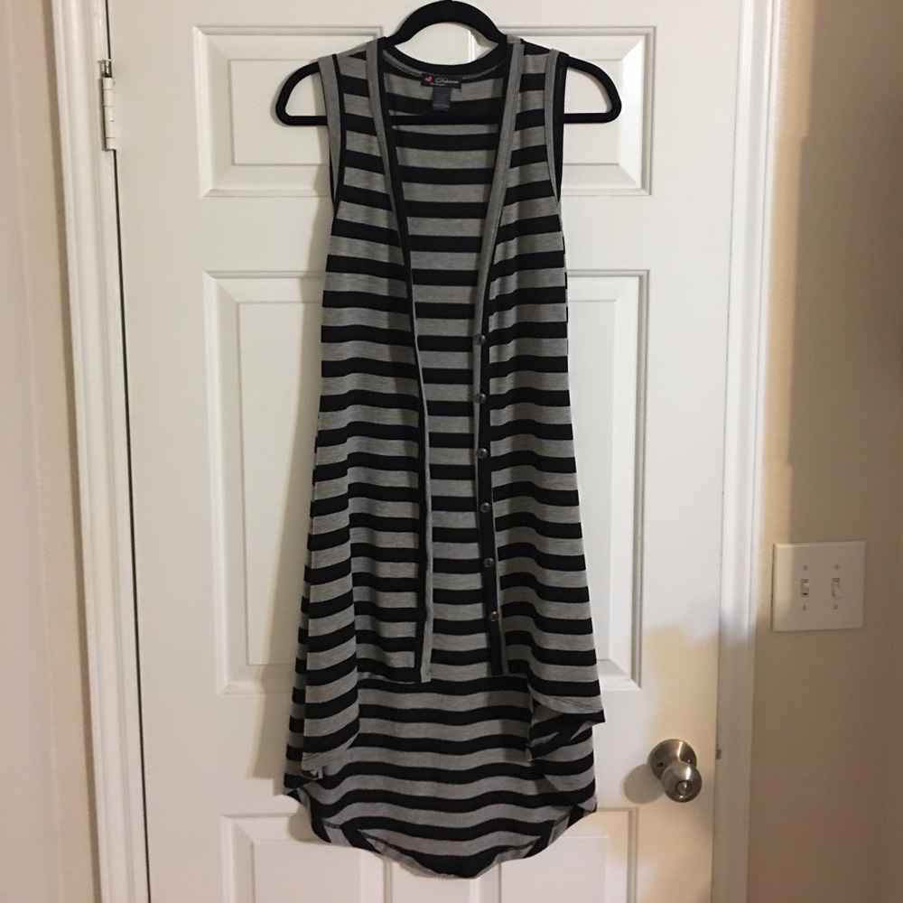 Sleeveless long striped cardigan