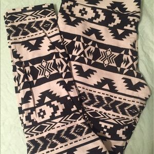 Tribal print leggings