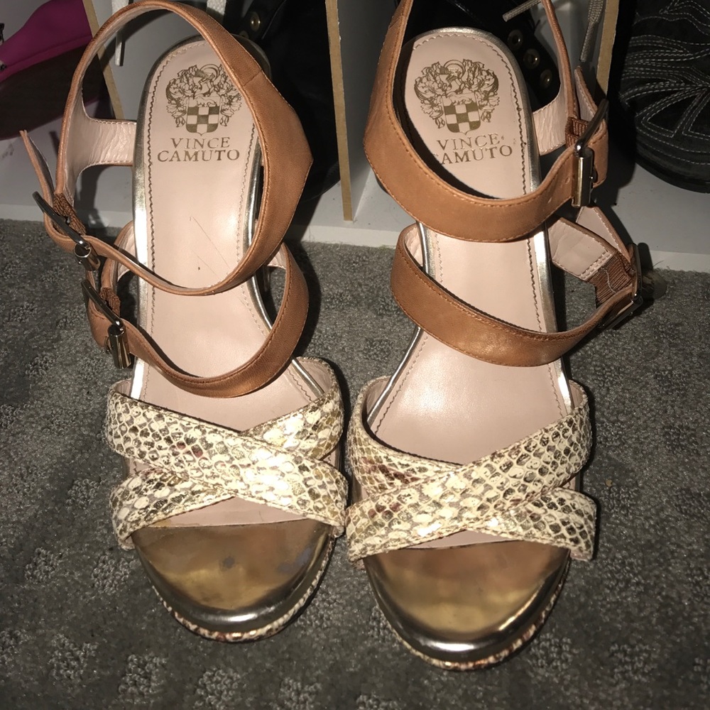 Snakeskin heel