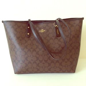 Coach signature Tote and wallet purse