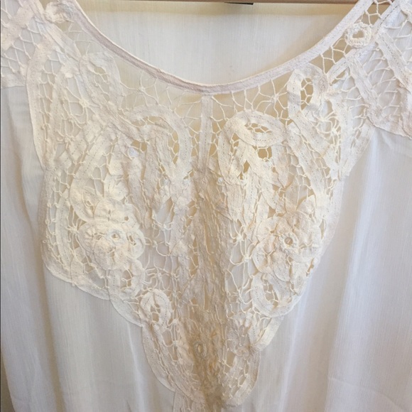 Isabella Rodriguez sheer peach blouse ($5 or 2 items for $9) - Picture 2 of 6