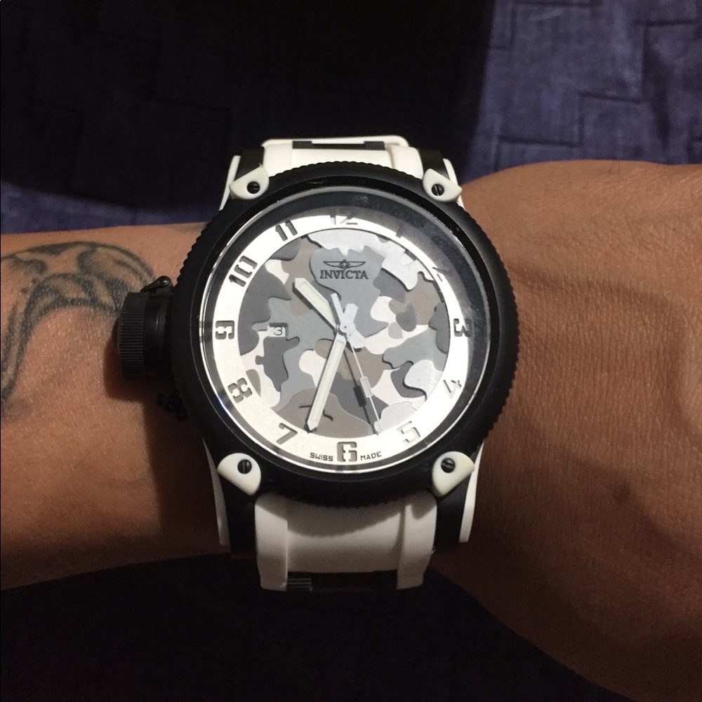 Invicta 1195 White/Black/Camo Watch