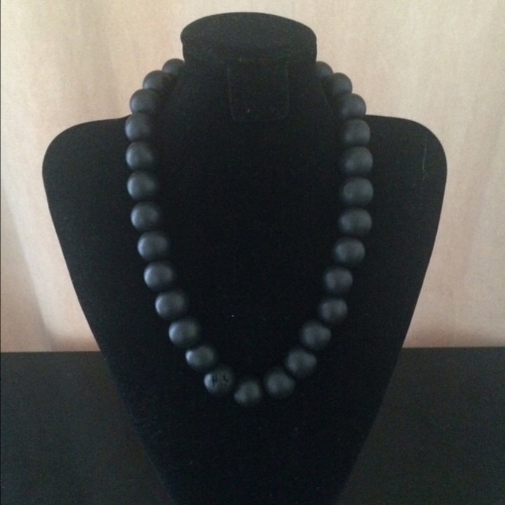 Gorgeous Black necklace
