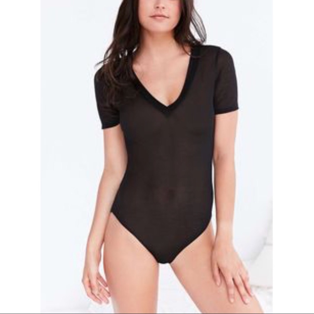 BLACK SHORT SLEEVE SHEER BODYSUIT