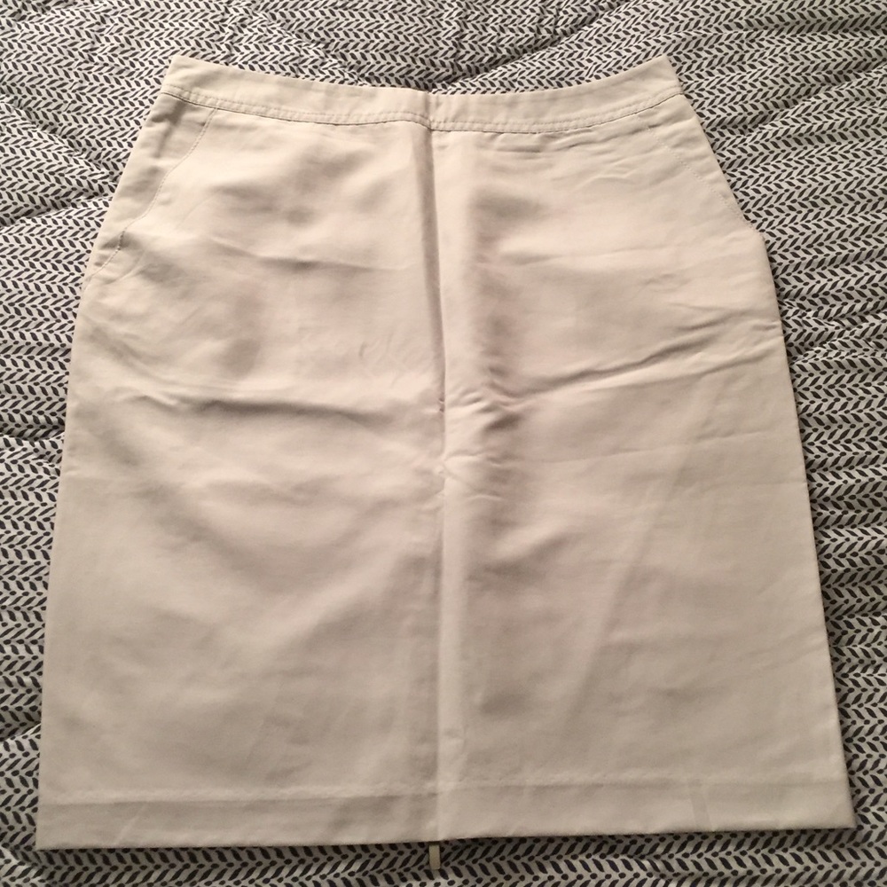 H&M sexy nylon pencil skirt in light cloud gray