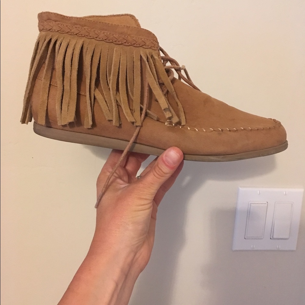 Moccasin fringe booties