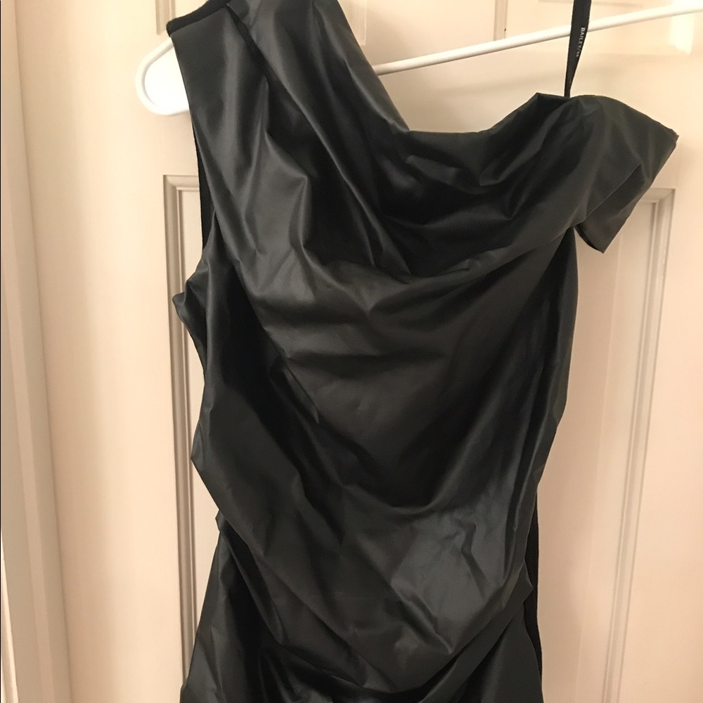 Size M faux leather one shoulder top